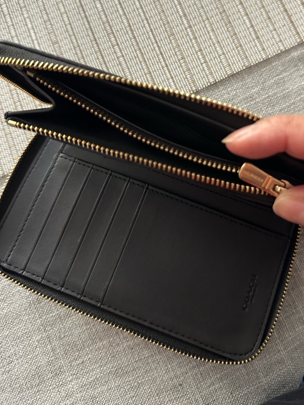 Coach Medium Id Zip Wallet - Picture 9 of 14